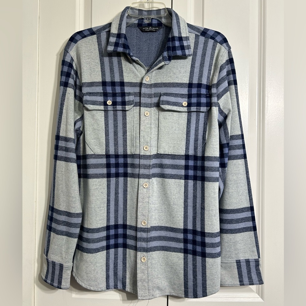 Alpine Design Men's Blue and Gray Flannel Plaid Button Down Shirt Size S